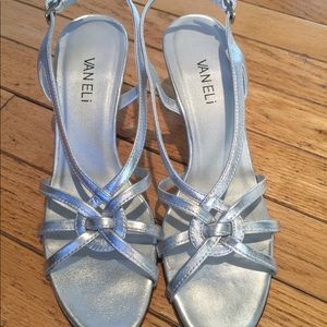 Van Eli Silver Kitten Heels Size 8
